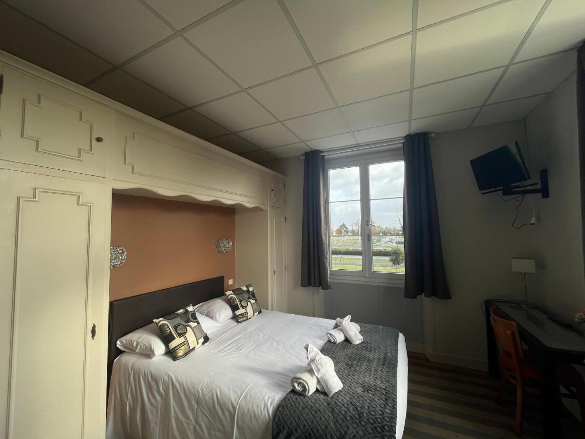 Hotel Le Phare Ouistreham Exterior foto