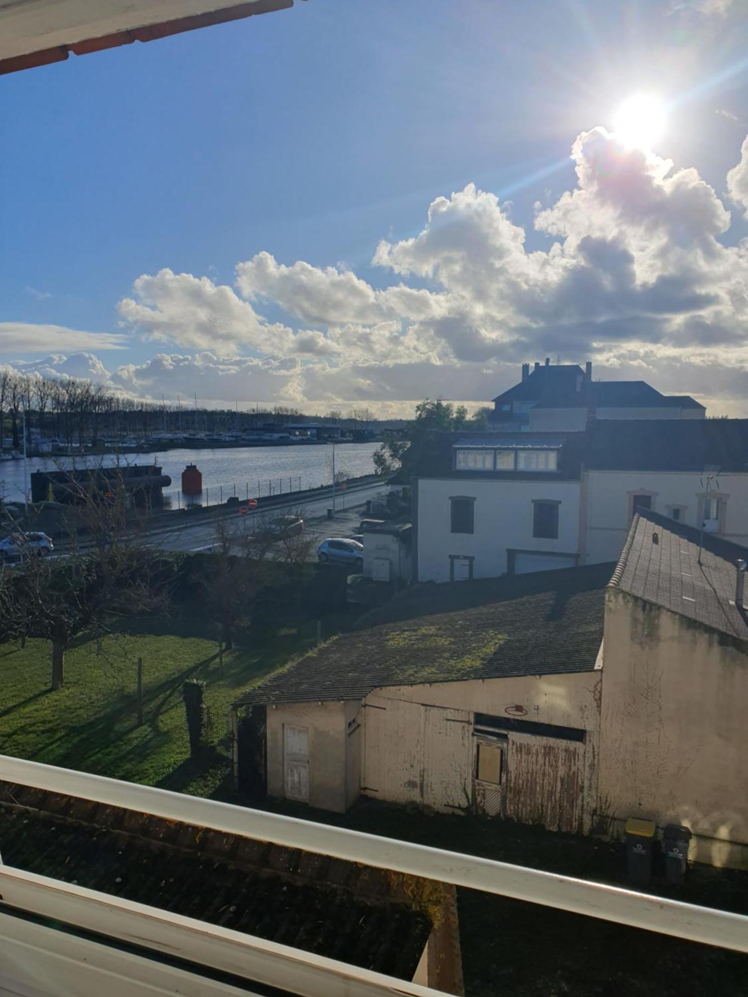Hotel Le Phare Ouistreham Exterior foto